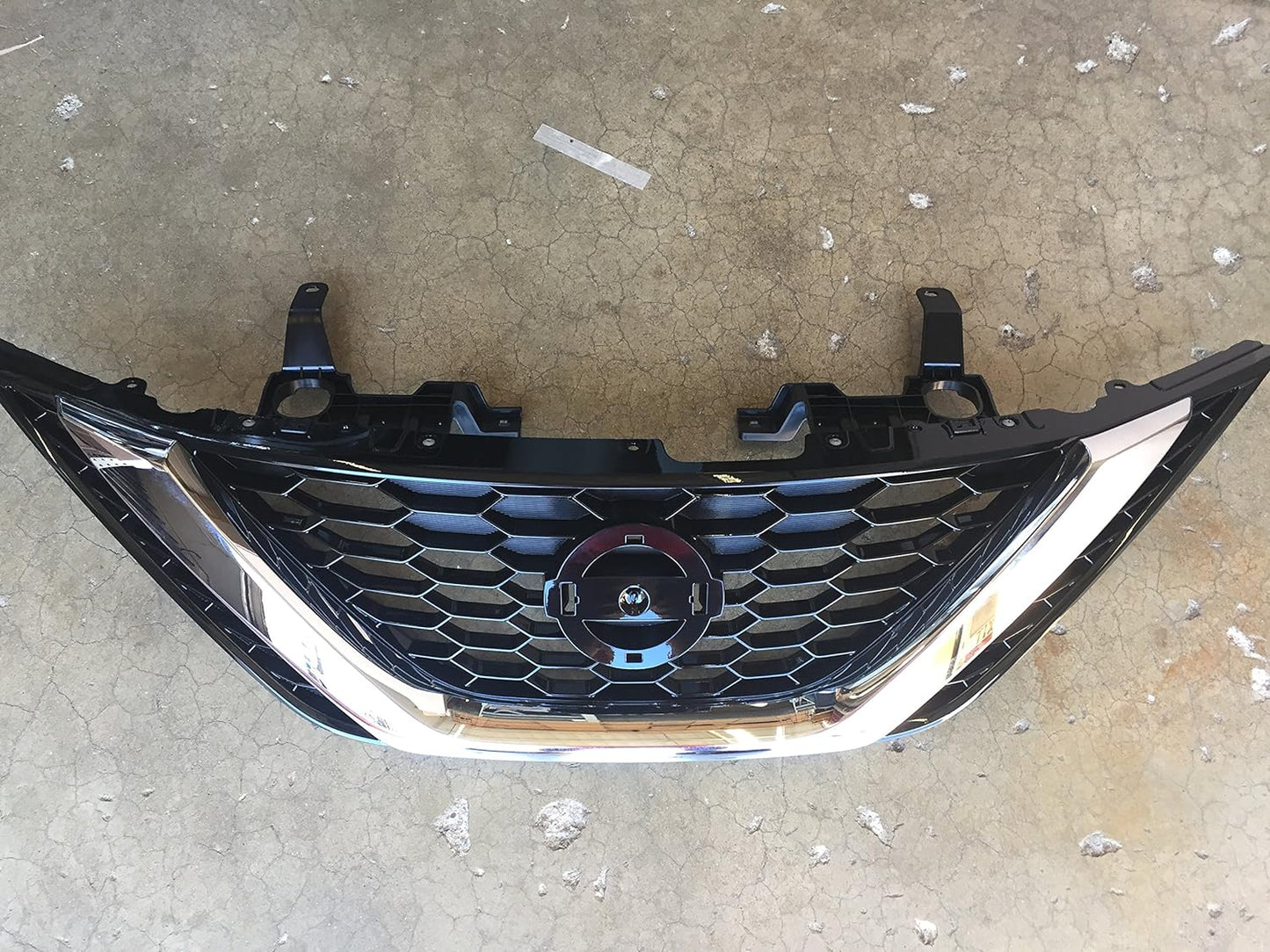 SENTRA GRILLE 16-19 W/CHR MLDG